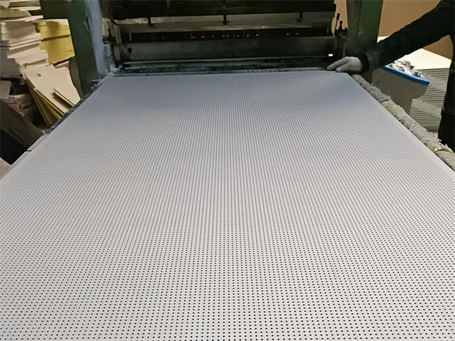 穿孔吸音板